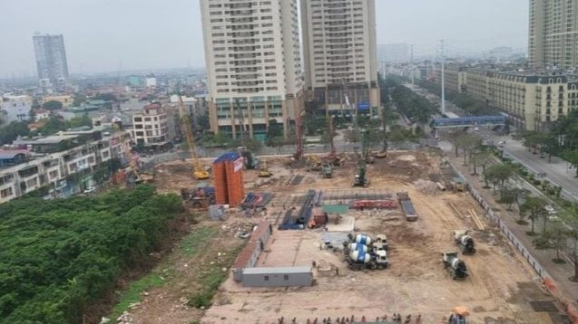 Bộ Xây dựng cũng cho biết, quá trình triển khai thực hiện vẫn còn một số khó khăn, vướng mắc về cơ chế chính sách, nguồn vốn ưu đãi, lợi nhuận... chưa hấp dẫn được nhiều nhà đầu tư tham gia phát triển nhà ở xã hội. Bộ Xây dựng cũng cho biết, quá trình triển khai thực hiện vẫn còn một số khó khăn, vướng mắc về cơ chế chính sách, nguồn vốn ưu đãi, lợi nhuận... chưa hấp dẫn được nhiều nhà đầu tư tham gia phát triển nhà ở xã hội.