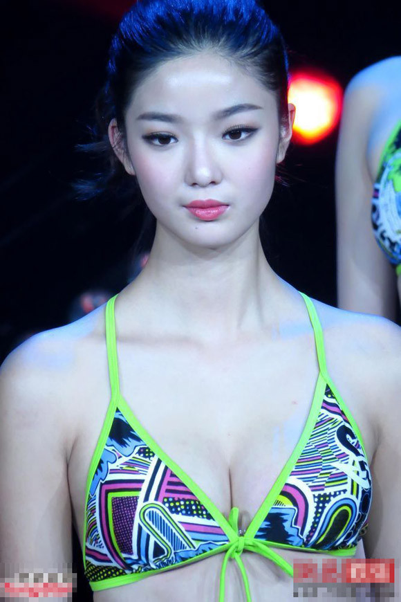 Vẻ đẹp tự nhiên, thuần khiết của cô 