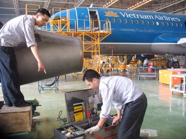 Để đảm bảo an toàn tuyệt đối, từng máy bay phải bảo dưỡng định kỳ. Ảnh: Gia Khánh. Để đảm bảo an toàn tuyệt đối, từng máy bay phải bảo dưỡng định kỳ. Ảnh: Gia Khánh