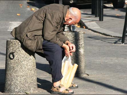 Nhiều người già bị sa sút trí tuệ. Ảnh: minh họa - Internet Nhiều người già bị sa sút trí tuệ