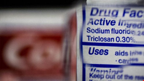 Bí ẩn khủng khiếp trong kem đánh răng nhà bạn ảnh 2 Bí ẩn khủng khiếp trong kem đánh răng nhà bạn ảnh 2