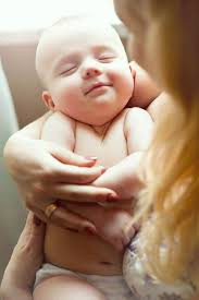 6 sai lầm khi tắm nắng cho trẻ cần tránh ảnh 1