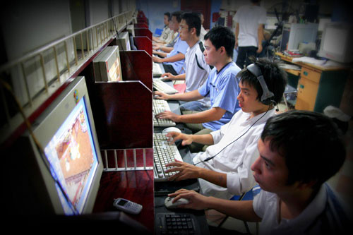 DN cung cấp game online phải có khuyến cáo rõ ràng về những tác động ngoài mong muốn đối với thể chất và tinh thần có thể xảy ra đối với người chơi - Ảnh: Thanh Niên. DN cung cấp game online phải có khuyến cáo rõ ràng về những tác động ngoài mong muốn đối với thể chất và tinh thần có thể xảy ra đối với người chơi - Ảnh: Thanh Niên