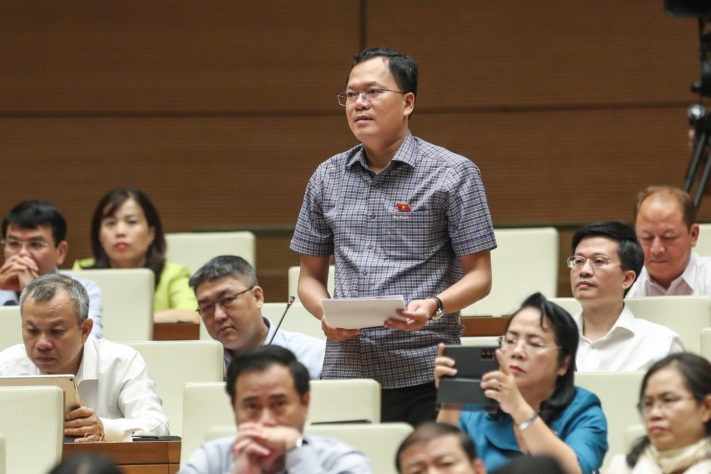 ĐBQH nêu chất vấn Tổng Thanh tra Chính phủ. Ảnh Như Ý