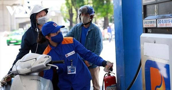 Thủ tướng chỉ đạo Bộ Công Thương chủ trì, phối hợp với Bộ Tài chính và các cơ quan liên quan tiếp tục chủ động bám sát diễn biến thị trường.