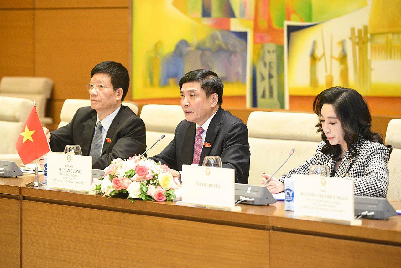 Tổng Thư ký Quốc hội, Chủ nhiệm Văn phòng Quốc hội Bùi Văn Cường mong muốn hai cơ quan giúp việc Quốc hội hai nước tiếp tục phối hợp chặt chẽ