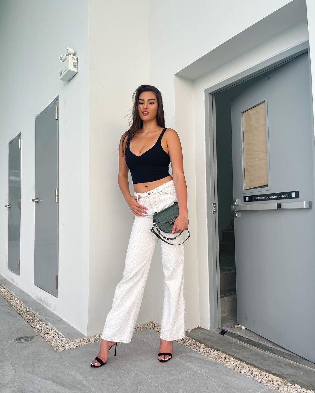 Điển hình như mới đây nhất, người đẹp Thể thao của HHVN 2018 Huỳnh Phạm Thủy Tiên cũng đã sử dụng hashtag #realsizebeauty của Anchilee Scot-Kemmis trên mạng xã hội và nhận được sự đồng cảm, cổ vũ của mỹ nhân xứ chùa Vàng.