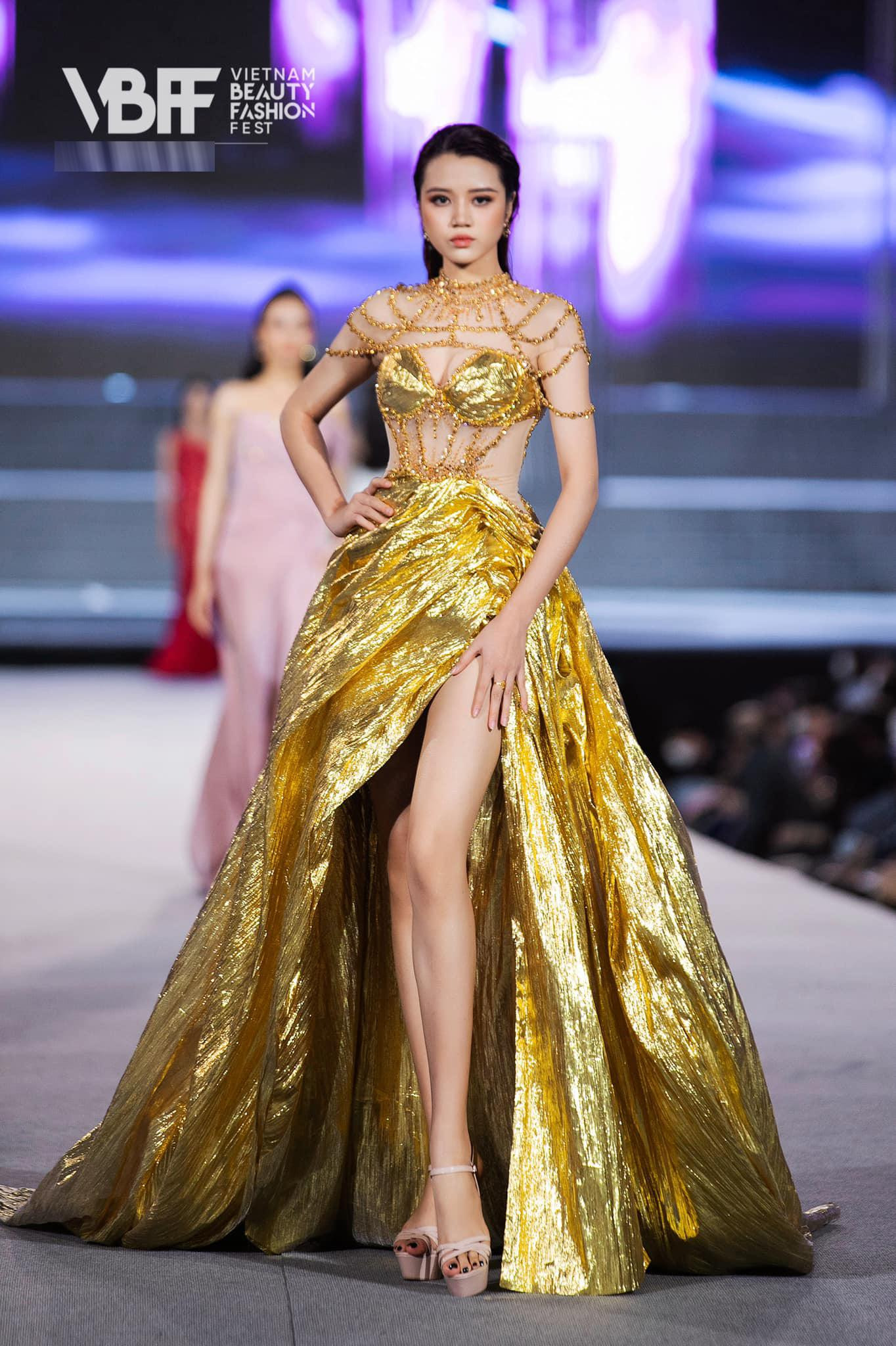 Miss World Vietnam 2022 cũng là cuộc thi nhan sắc đầu tiên mà cô gái này từng tham dự.