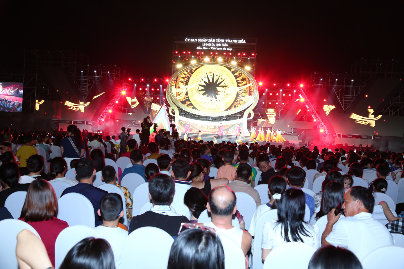 Năm 2024 tỉnh Thanh Hóa đón 15,3 triệu lượt khách, trong đó có gần 9 triệu lượt khách đến Sầm Sơn, tiếp tục khẳng định vị thế dẫn đầu của thành phố trong du lịch tỉnh nhà, hướng tới mục tiêu trở thành đô thị du lịch trọng điểm quốc gia, góp phần đưa Thanh Hóa trở thành cực tăng trưởng mới ở phía Bắc Tổ quốc. Năm 2024 tỉnh Thanh Hóa đón 15,3 triệu lượt khách, trong đó có gần 9 triệu lượt khách đến Sầm Sơn, tiếp tục khẳng định vị thế dẫn đầu của thành phố trong du lịch tỉnh nhà, hướng tới mục tiêu trở thành đô thị du lịch trọng điểm quốc gia, góp phần đưa Thanh Hóa trở thành cực tăng trưởng mới ở phía Bắc Tổ quốc.