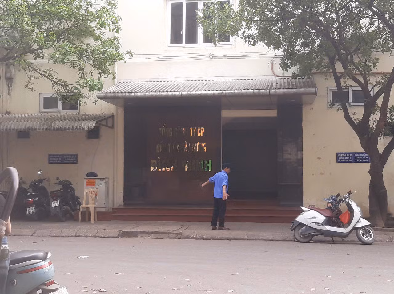 Công ty cổ phần đầu tư và xây dựng Bình Minh bị xử phạt 214 triệu đồng vì xả thải và lưu giữ chất thải nguy hại Công ty cổ phần đầu tư và xây dựng Bình Minh bị xử phạt 214 triệu đồng vì xả thải và lưu giữ chất thải nguy hại