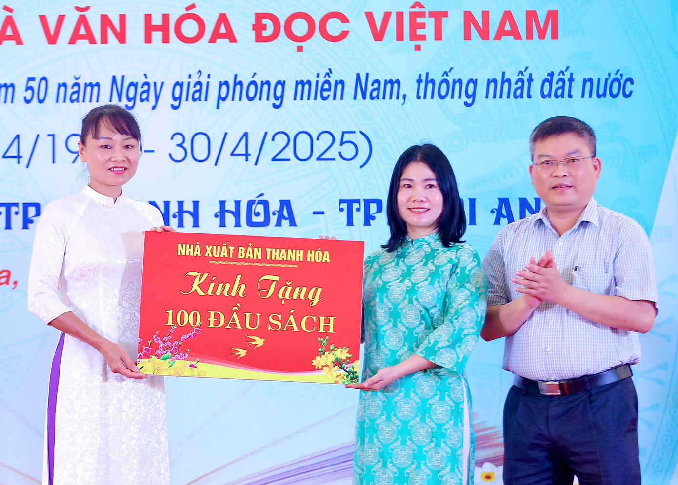 Ngày sách và Văn hóa đọc Việt Nam là dịp để ghi nhận những đóng góp của các tác giả, nhà xuất bản, các cơ sở in, phát hành trên địa bàn tỉnh. Qua đó nhằm khuyến khích và phát triển phong trào đọc sách, tạo môi trường đọc thuận lợi, xây dựng thói quen đọc sách trong gia đình, trường học, cơ quan, tổ chức và cộng đồng, phát hiện, tôn vinh các tổ chức, cá nhân có những đóng góp cho phát triển sách và văn hóa đọc trong cộng đồng. Từ đó, góp phần xây dựng hệ giá trị văn hóa và chuẩn mực con người Việt Nam. Ngày sách và Văn hóa đọc Việt Nam là dịp để ghi nhận những đóng góp của các tác giả, nhà xuất bản, các cơ sở in, phát hành trên địa bàn tỉnh. Qua đó nhằm khuyến khích và phát triển phong trào đọc sách, tạo môi trường đọc thuận lợi, xây dựng thói quen đọc sách trong gia đình, trường học, cơ quan, tổ chức và cộng đồng, phát hiện, tôn vinh các tổ chức, cá nhân có những đóng góp cho phát triển sách và văn hóa đọc trong cộng đồng. Từ đó, góp phần xây dựng hệ giá trị văn hóa và chuẩn mực con người Việt Nam.