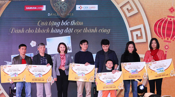 Lộ diện chủ nhân liền kề Dahlia Homes – Gamuda Gardens trúng ô tô Mercedes C200 ảnh 1