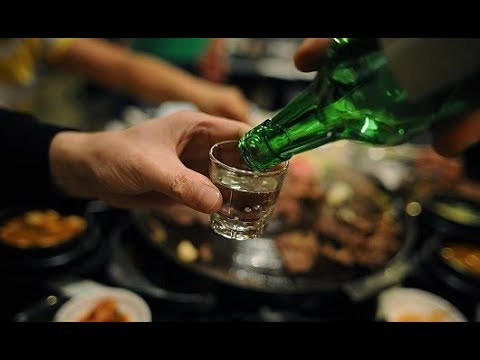 Ngày Tết, đừng để những cuộc nhậu làm bạn quên mất bữa ăn gia đình ảnh 1