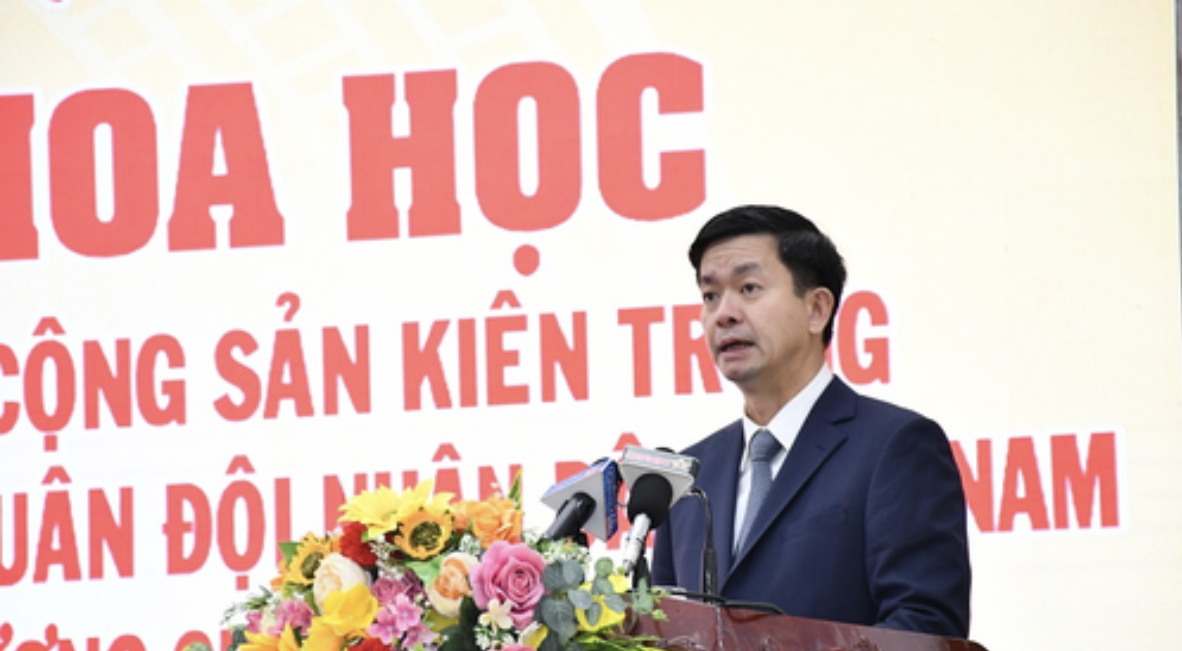 Bí thư Tỉnh ủy Quảng Trị Lê Quang Tùng phát biểu chào mừng hội thảo.