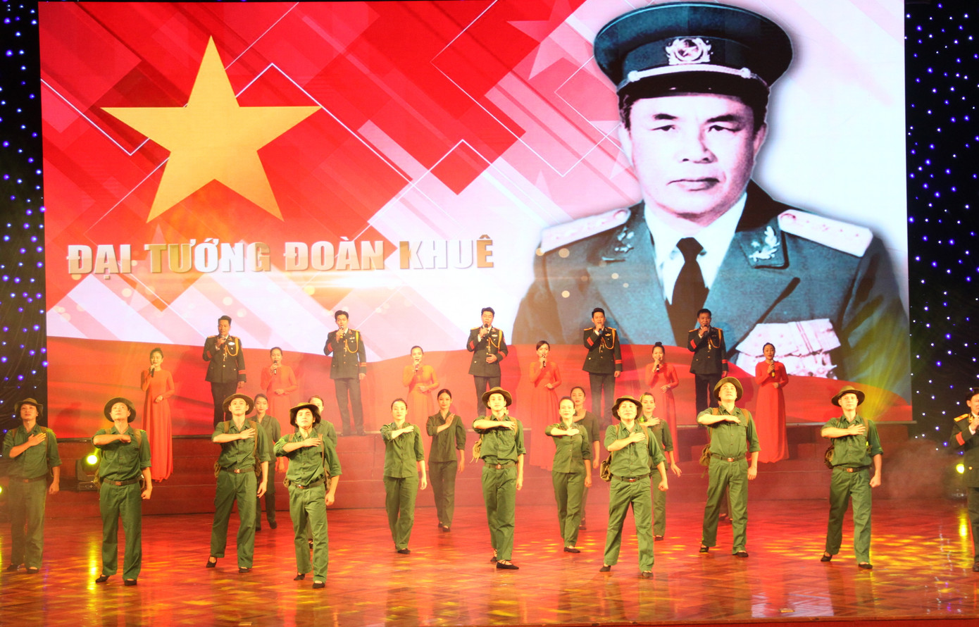 Một số tiết mục tại chương trình nghệ thuật kỷ niệm 100 năm Ngày sinh Đại tướng Đoàn Khuê. Một số tiết mục tại chương trình nghệ thuật kỷ niệm 100 năm Ngày sinh Đại tướng Đoàn Khuê.