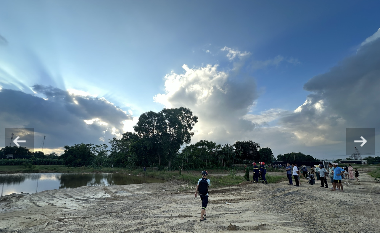 Khu vực xảy ra vụ đuối nước không được đơn vị thi công cao tốc Cam Lộ - Vạn Ninh rào chắn. Ảnh: CT