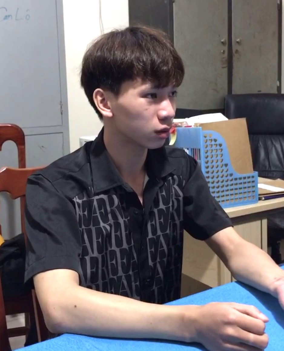 Đối tượng Lê Hữu Đạt tại cơ quan Công an. Ảnh: L.T