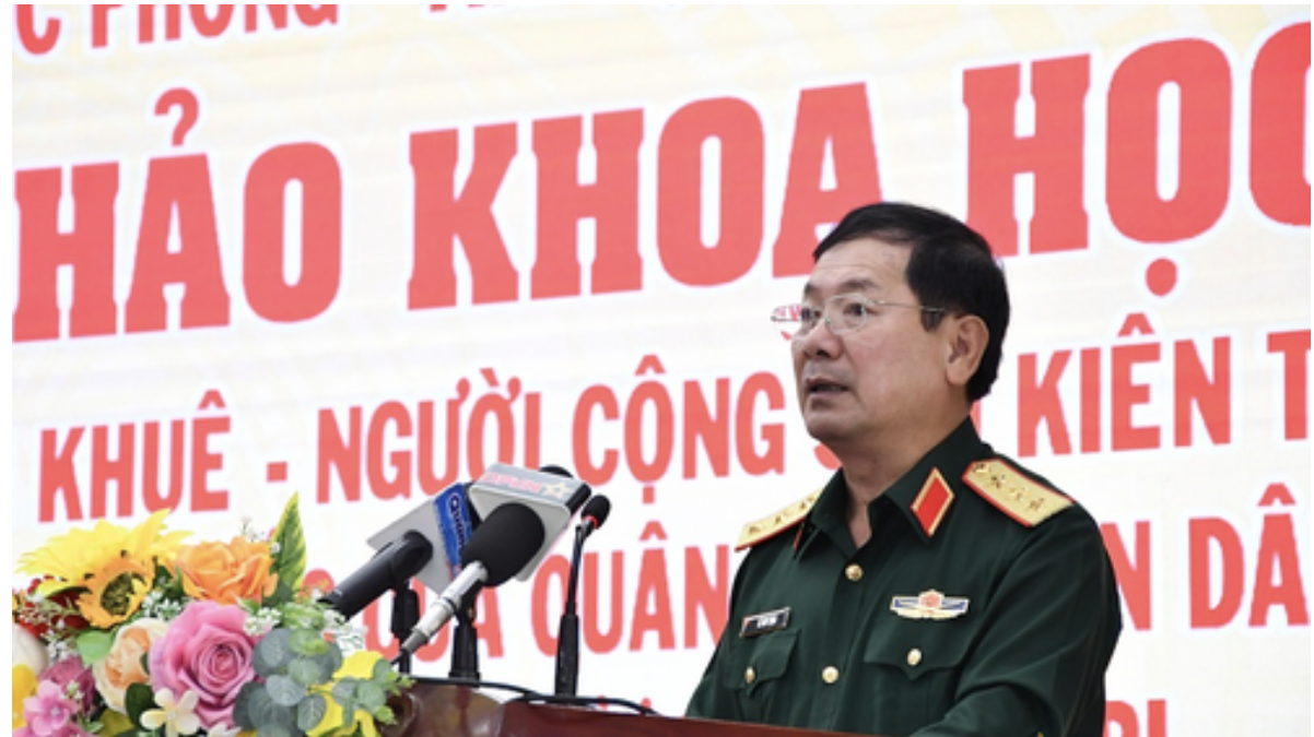 Thượng tướng Lê Huy Vịnh phát biểu khai mạc Hội thảo.