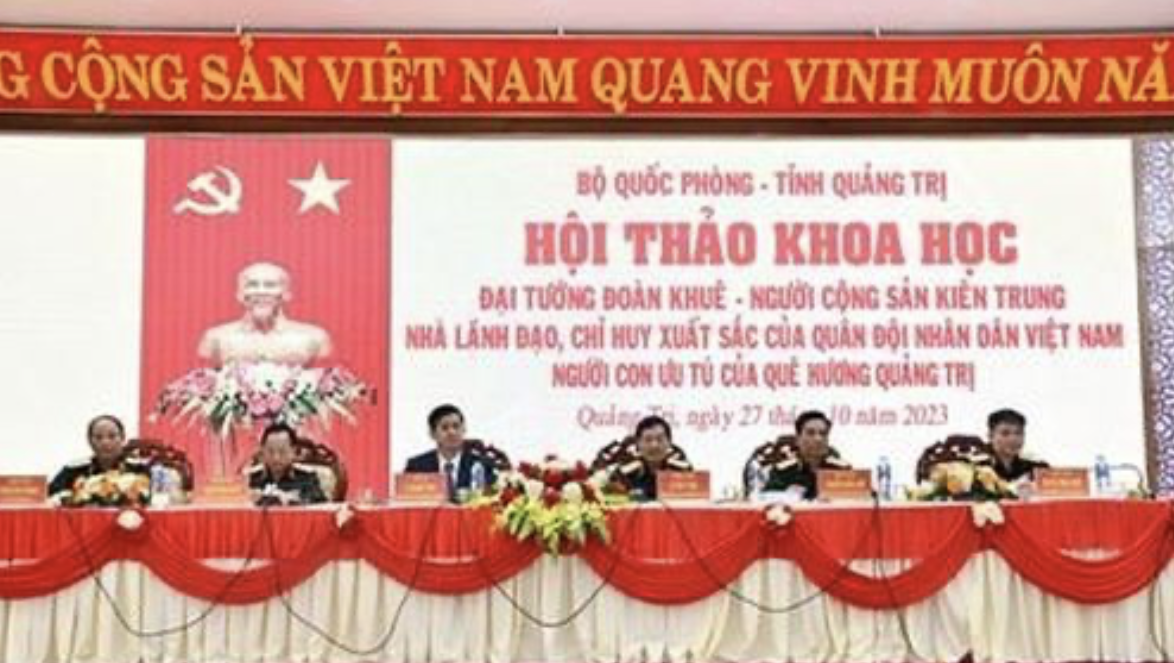 Ban chỉ đạo tại Hội thảo.