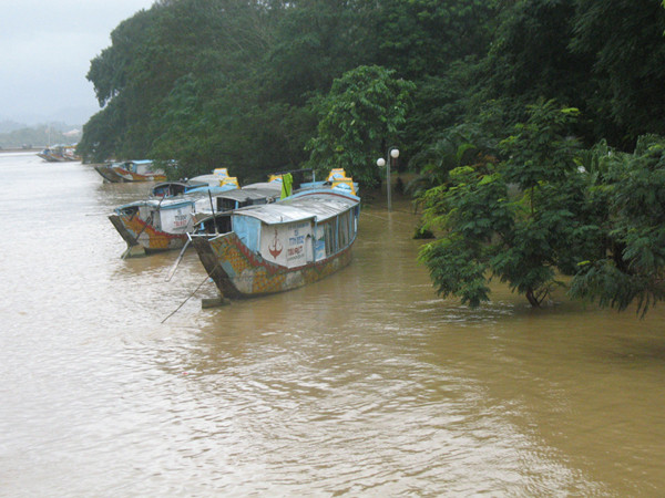 Đại nội Huế trong lũ