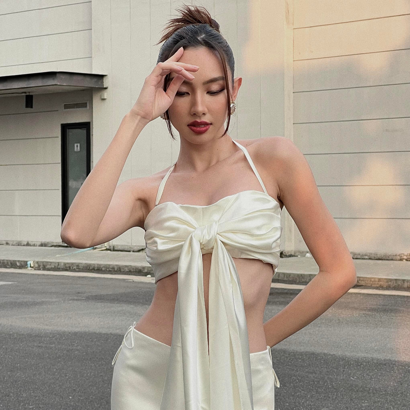 Thùy Tiên cũng là một trong những hoa hậu tích cực hoạt động từ thiện, xã hội.