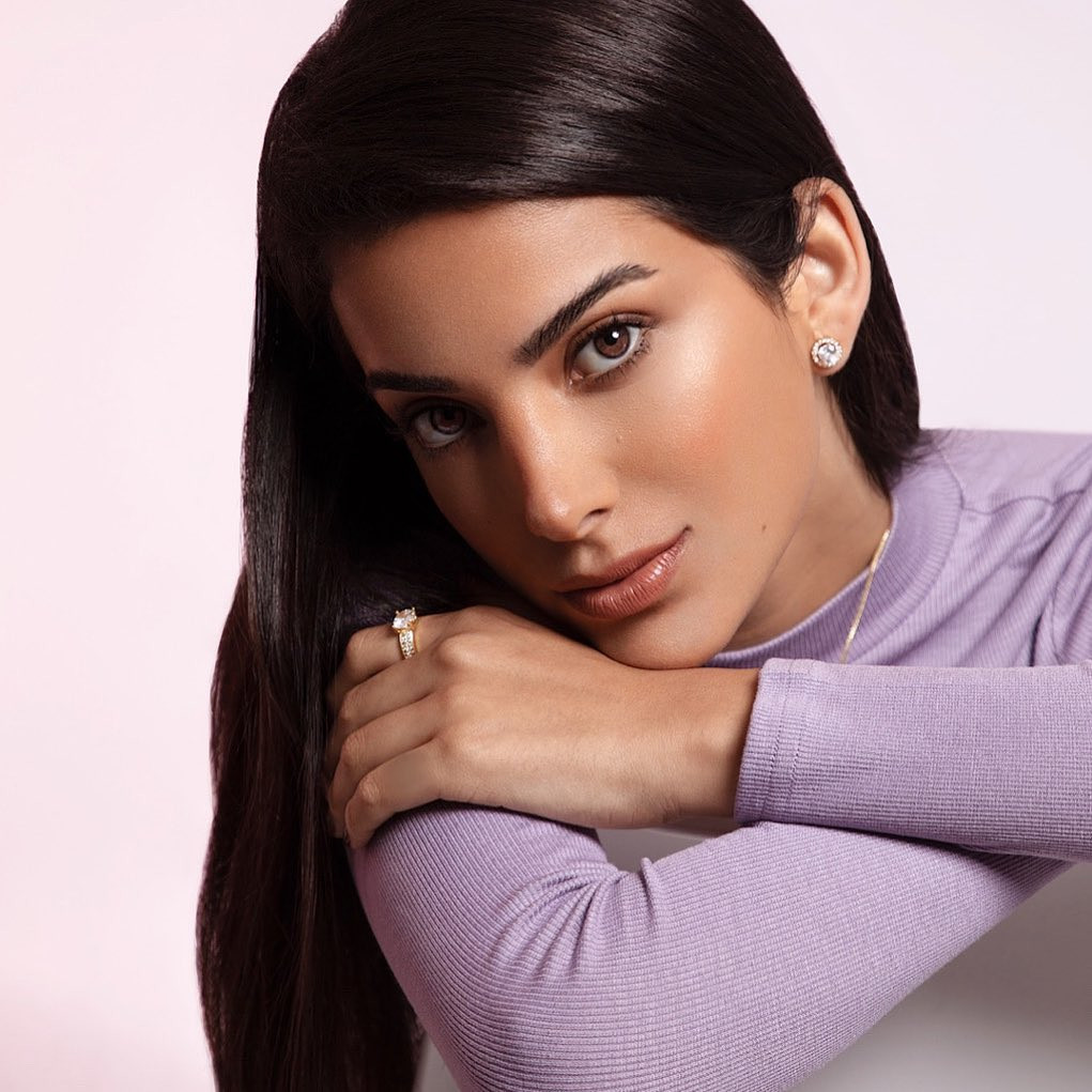 Sau khi ban tổ chức Miss Universe quyết định cho phép phụ nữ đã sinh con, kết hôn và thậm chí là chuyển giới được tham dự, Suheyn Cipriani quyết định trở lại để chinh phục giấc mơ Hoàn vũ tại cuộc thi Miss Universe Peru 2023. Cô là gương mặt được các chuyên trang sắc đẹp yêu mến và dự đoán tạo nên nhiều bất ngờ tại cuộc thi năm nay.