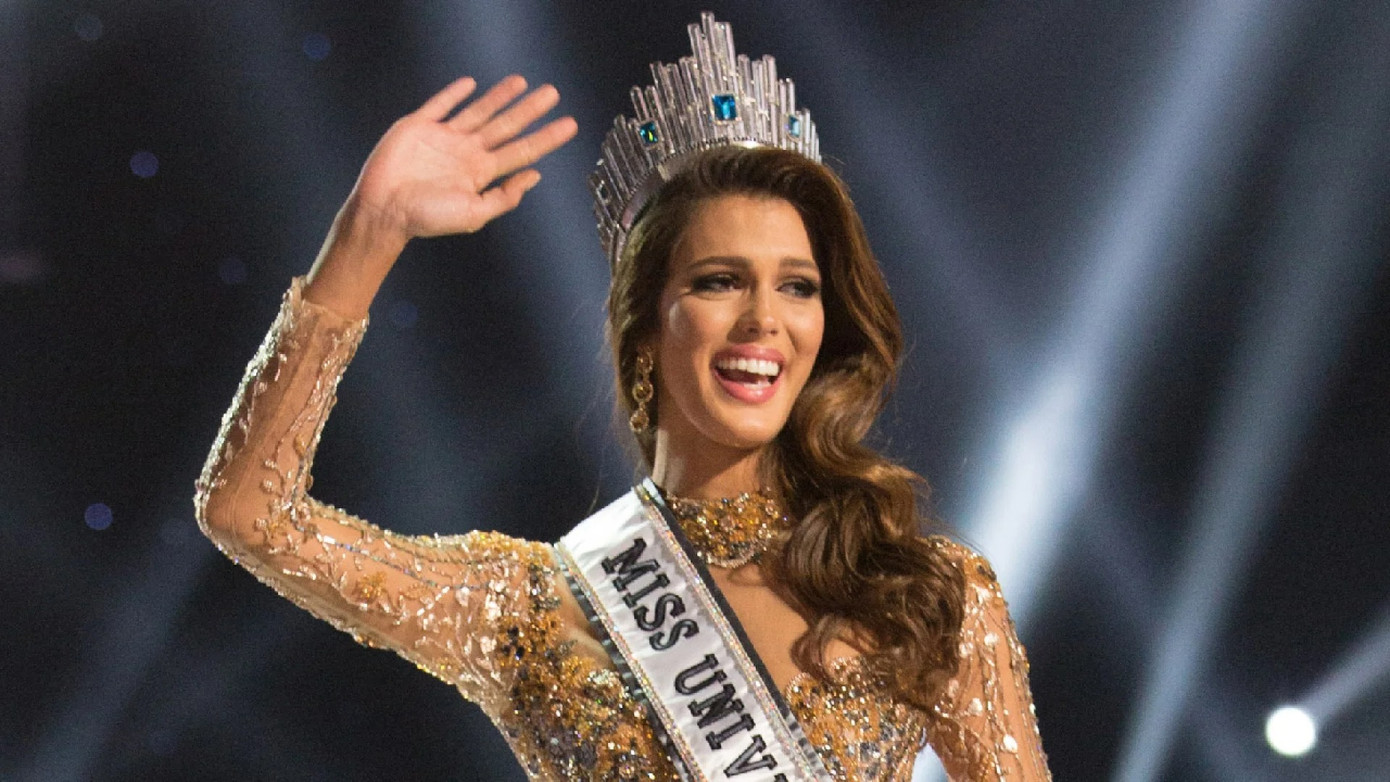 Hoa hậu Pháp được đặc quyền chọn tham dự Miss World, Miss Universe hoặc cả hai.