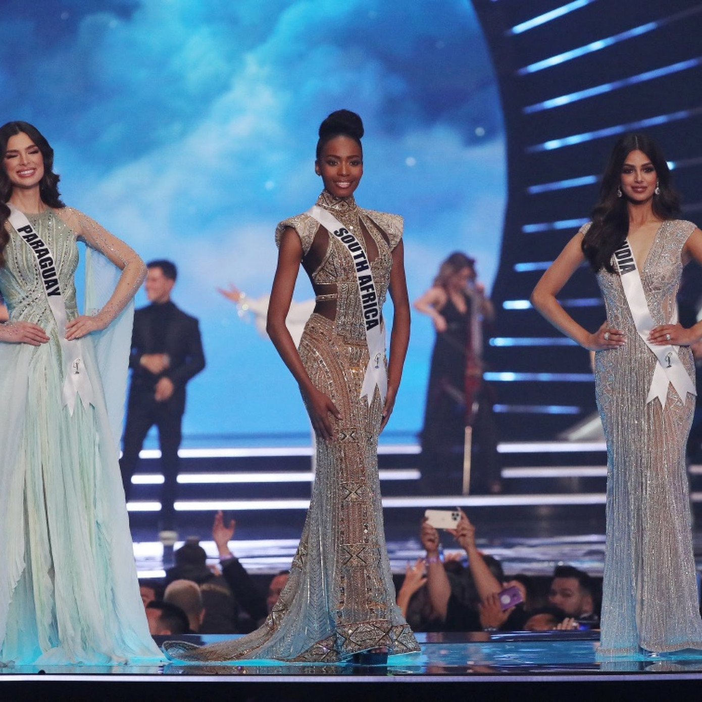 Năm 2021, Lalela Mswane đại diện Nam Phi tham dự Miss Universe 2021 và giành giải Á hậu 2. Nhờ thành tích này, cô được Globalbeauties đề cử vào cuộc bình chọn Miss Grand Slam 2021.