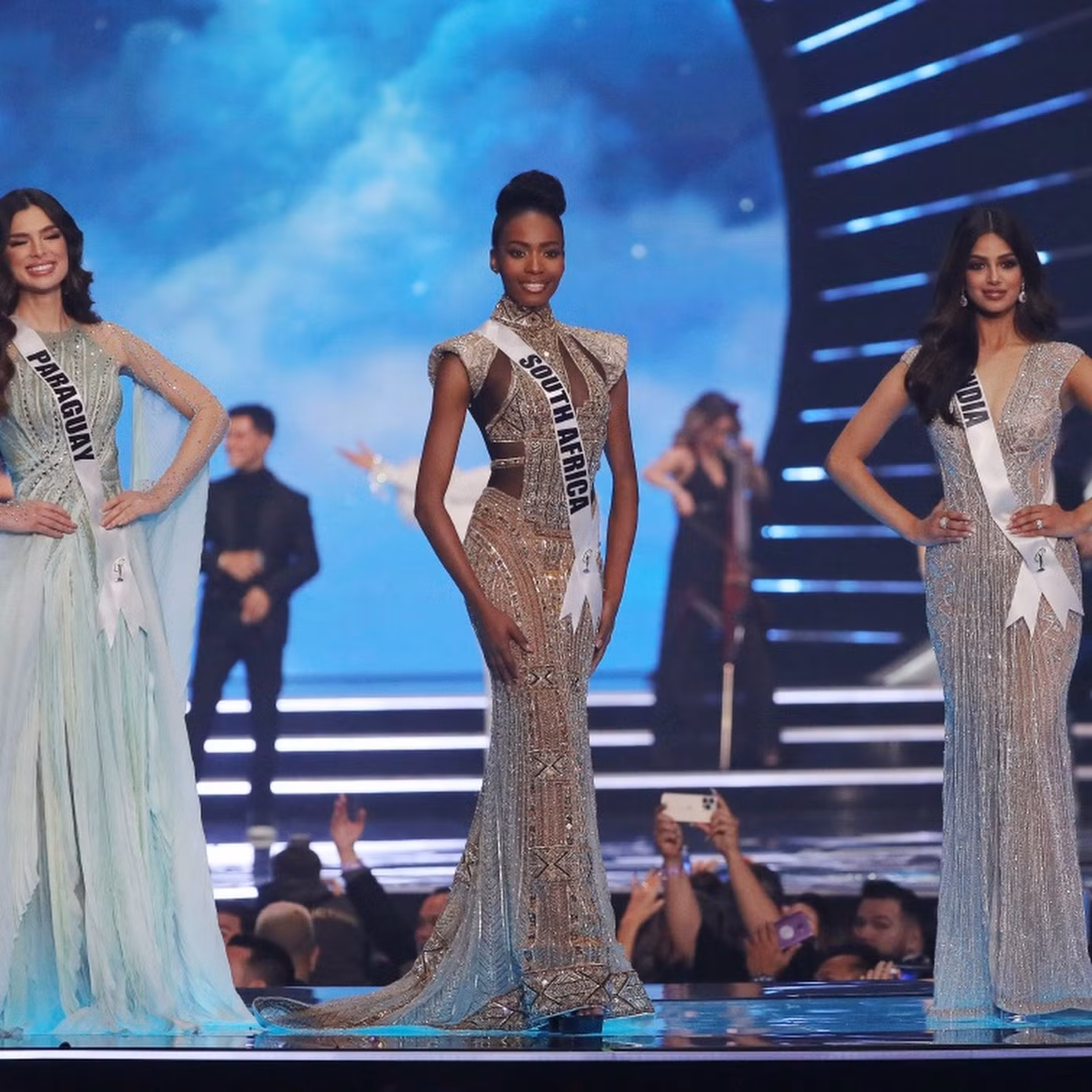 Năm 2021, Lalela Mswane đại diện Nam Phi tham dự Miss Universe 2021 và giành giải Á hậu 2. Nhờ thành tích này, cô được Globalbeauties đề cử vào cuộc bình chọn Miss Grand Slam 2021.