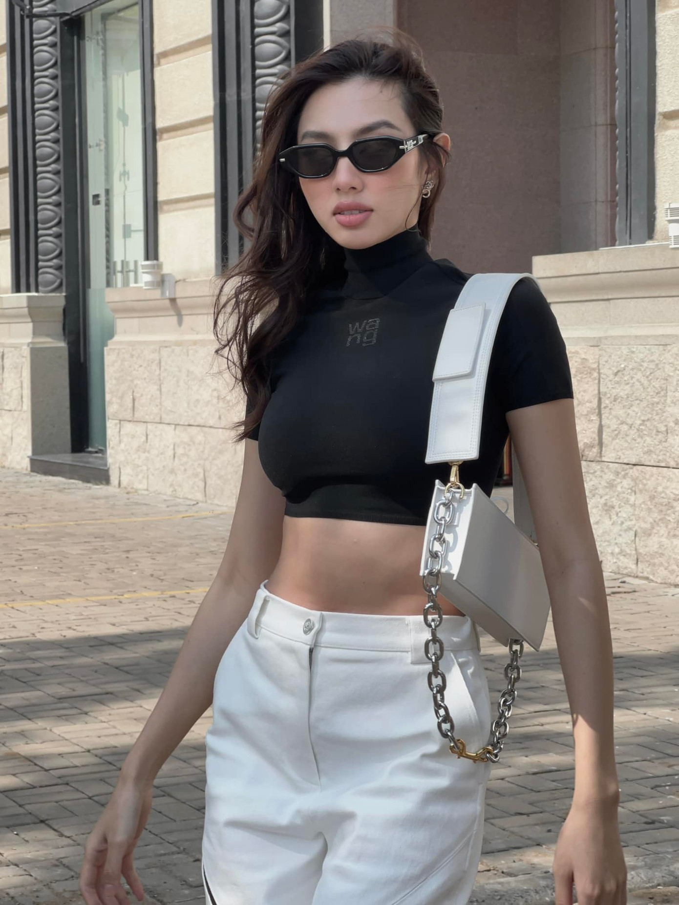 Thùy Tiên kết thúc nhiệm kỳ Hoa hậu Hòa bình Quốc tế 2021 vào ngày 25/10/2022 và trao lại vương miện cho người kế nhiệm là người đẹp Brazil - Isabella Menin. Trong một năm đương nhiệm, cô được đánh giá là có nhiều hoạt động nổi bật, được công chúng quan tâm và có giá trị cao về mặt thương mại khi trở thành đại sứ cho nhiều nhãn hàng.