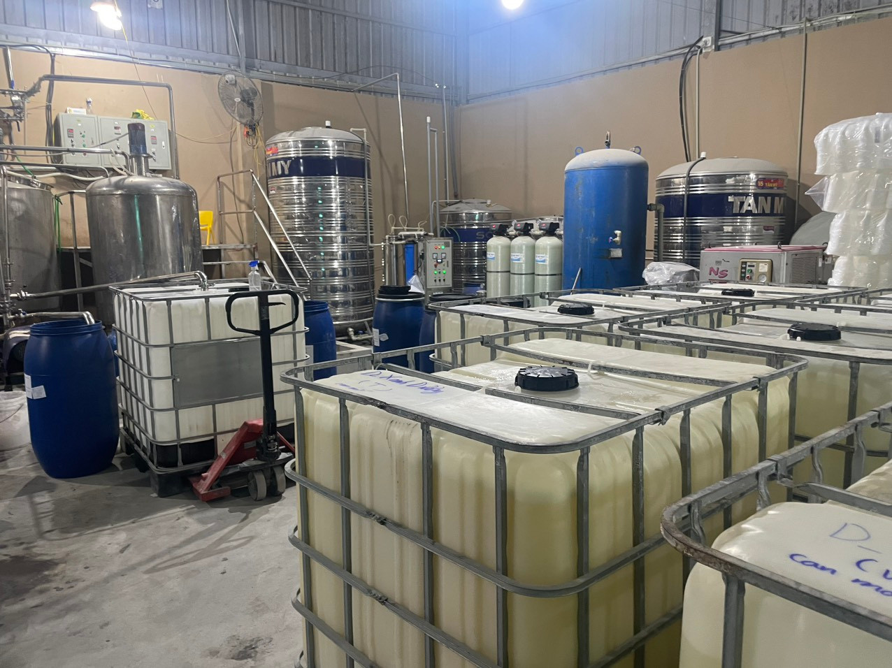 Khu vực sản xuất hàng hoá của các đối tượng.