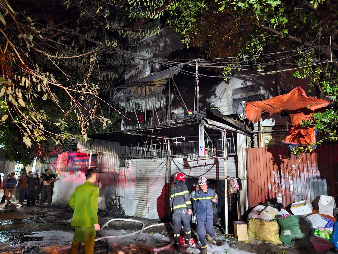 Hiện trường vụ cháy. Hiện trường vụ cháy.