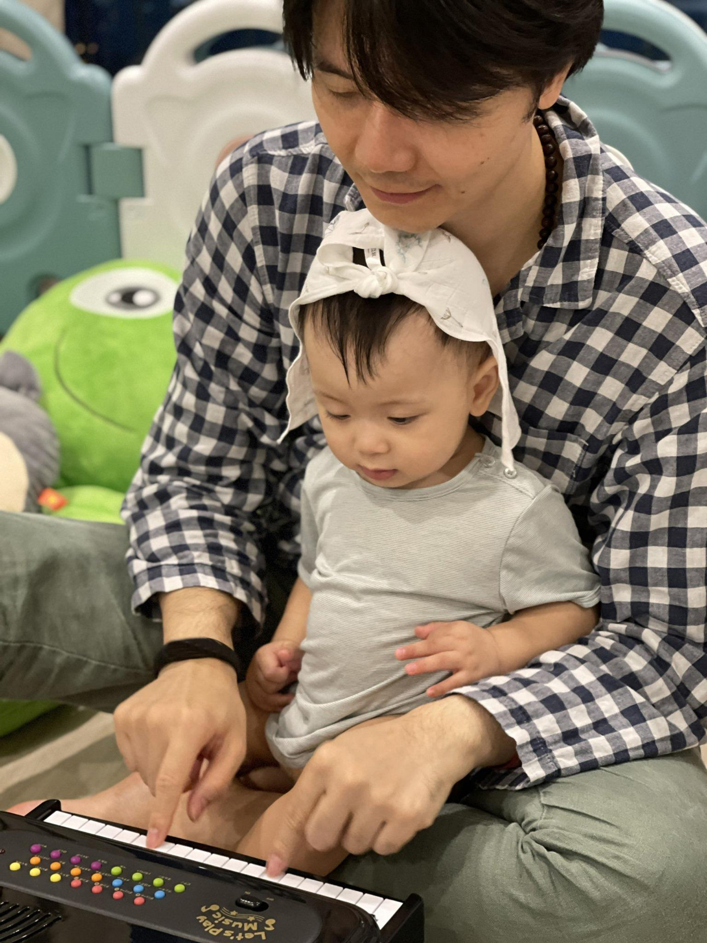 Á hậu Thuý Vân khoe ảnh ông xã và cậu quý tử đang chơi đùa cực kỳ dễ thương. Á hậu Diễm Trang khoe vai trần quyến rũ trên đường phố nước Ý. Hoa hậu Lương Thuỳ Linh chăm chỉ đọc sách khi ở nhà tránh dịch. Á hậu Thuý Vân khoe ảnh ông xã và cậu quý tử đang chơi đùa cực kỳ dễ thương. Á hậu Diễm Trang khoe vai trần quyến rũ trên đường phố nước Ý. Hoa hậu Lương Thuỳ Linh chăm chỉ đọc sách khi ở nhà tránh dịch.