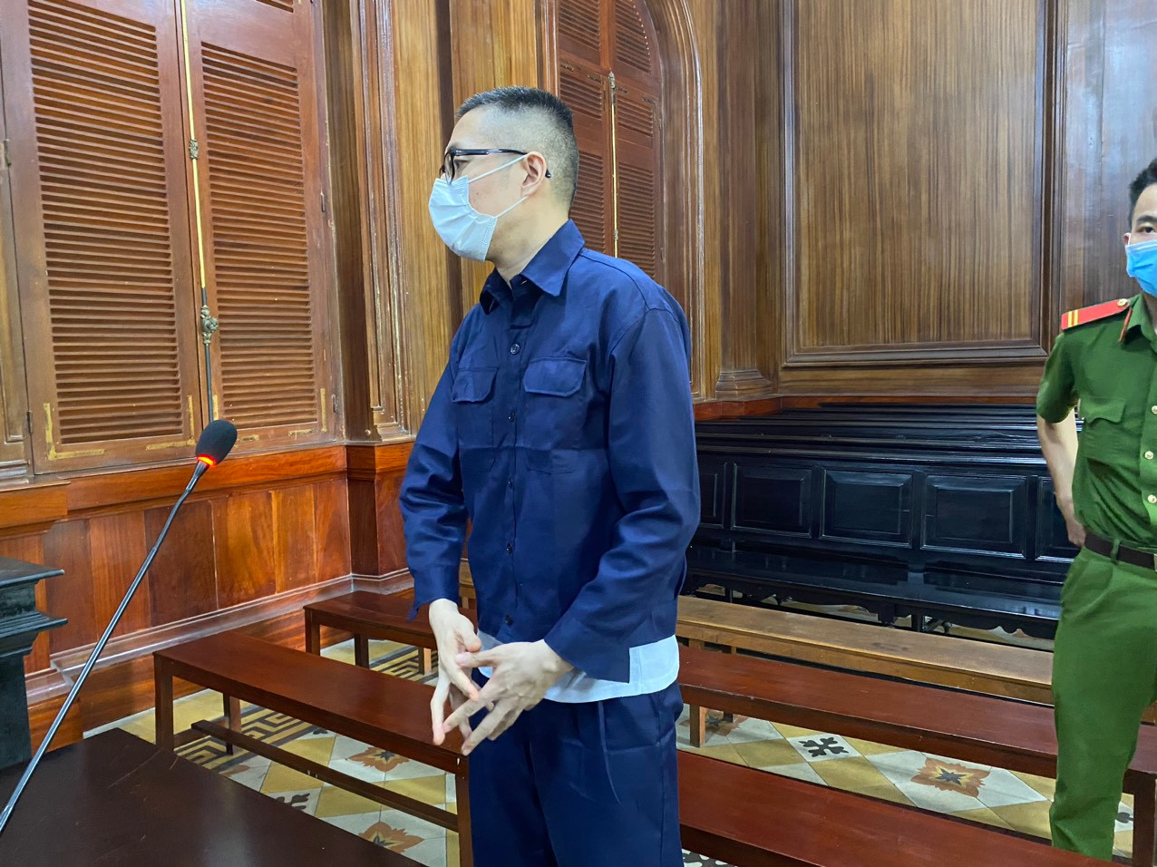 Jeong In Cheol tại phiên tòa. Jeong In Cheol tại phiên tòa.