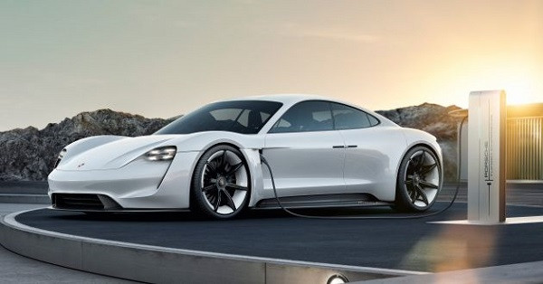 Porsche khai tử động cơ Diesel, đến với hệ thống Hybrid và xe điện ảnh 1