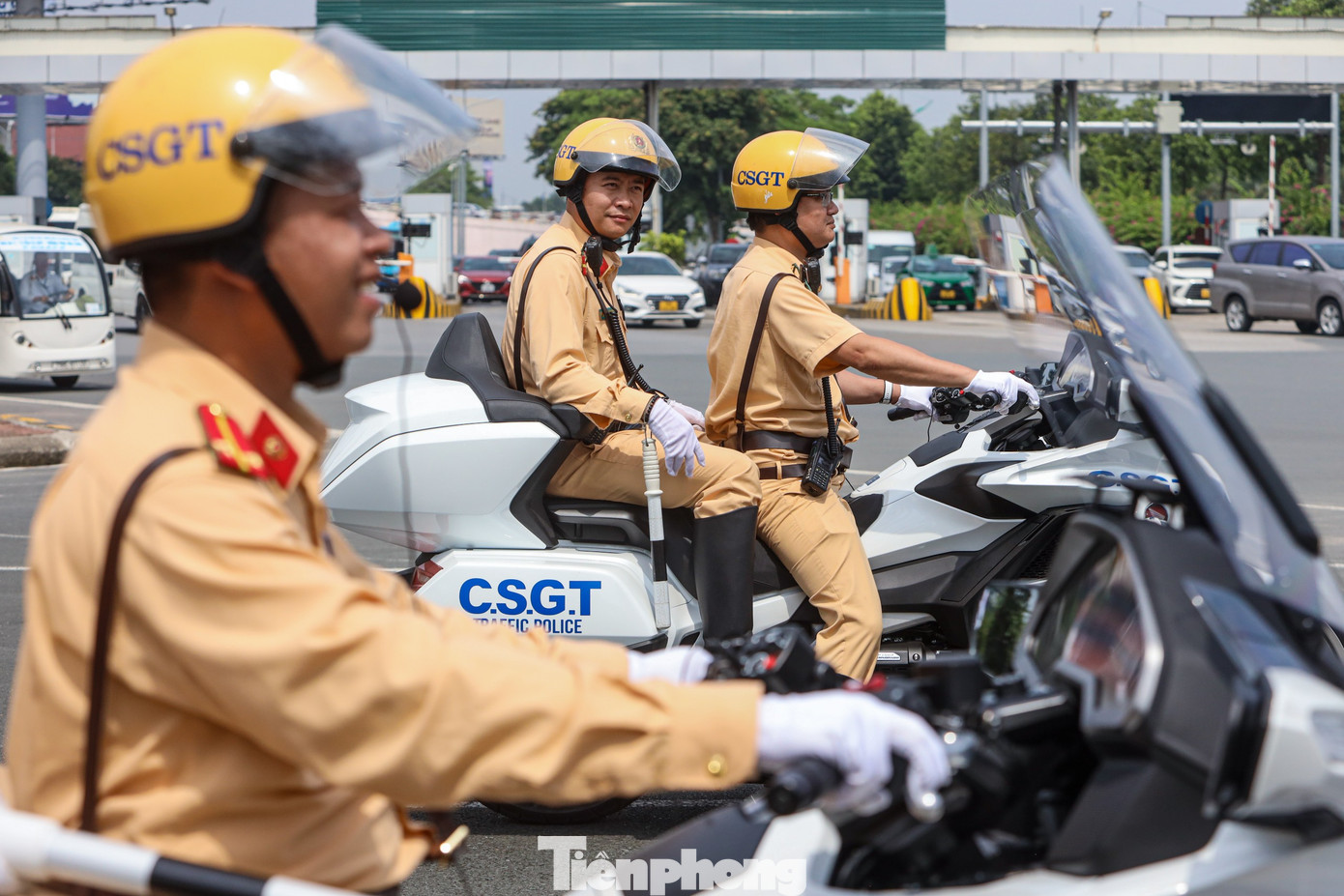 Cán bộ, chiến sĩ CSGT lái Honda Gold Wing 2023 được luyện tập thực hành dẫn đoàn giả định, khả năng mở đường, bảo vệ đoàn và ứng biến nhanh trong các tình huống phức tạp.