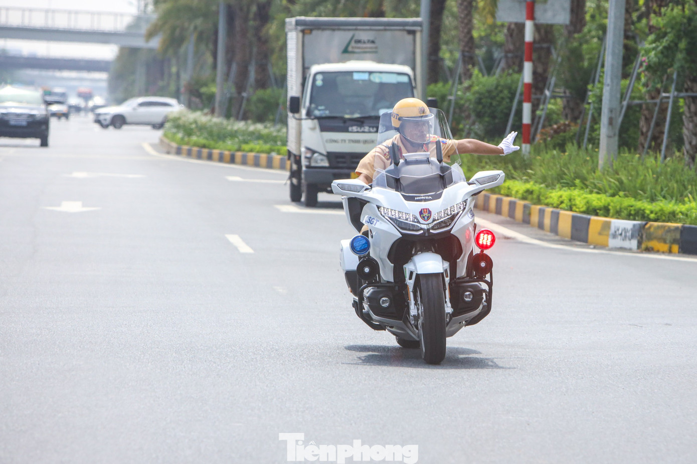 Việc lựa chọn Honda Gold Wing 1800 phân khối để trang cấp cho lực lượng này đáp ứng yêu cầu hiện đại hóa của CSGT trong thời kỳ hội nhập mới.