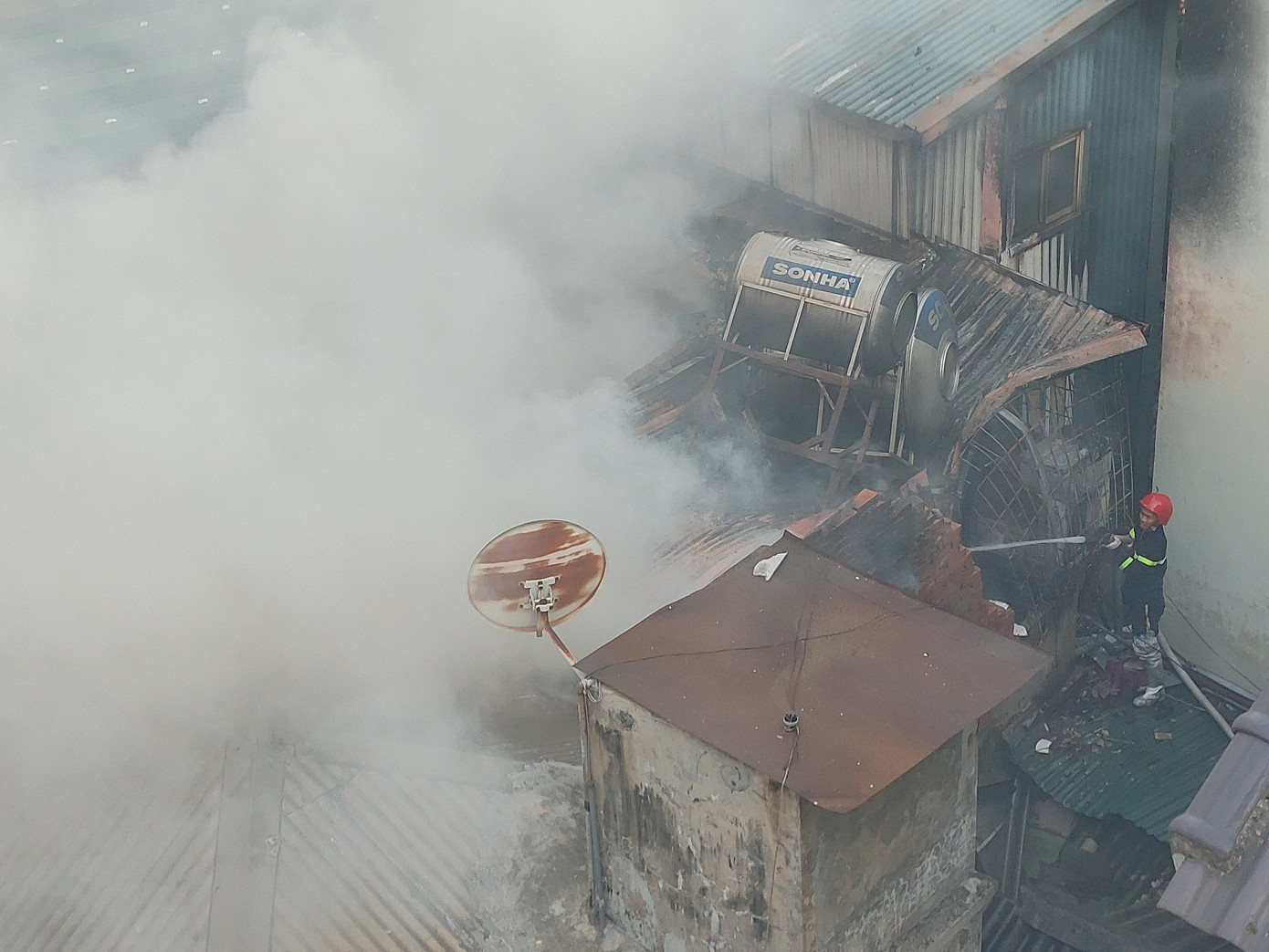 Hiện trường vụ cháy. Hiện trường vụ cháy.