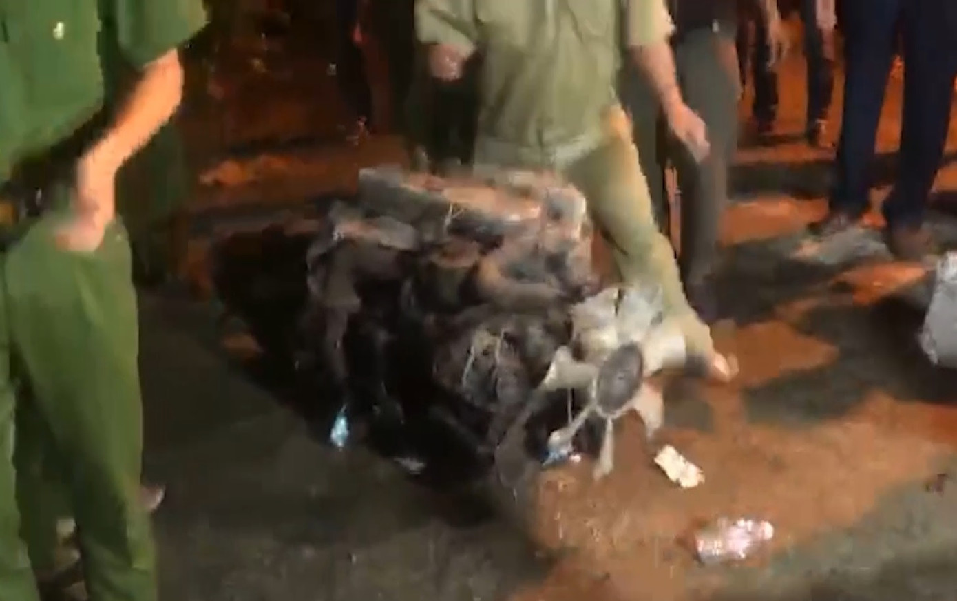 Ma túy giấu vào các lốc máy cũ trong đường dây do Oanh "Hà" cầm đầu. Ma túy giấu vào các lốc máy cũ trong đường dây do Oanh "Hà" cầm đầu.