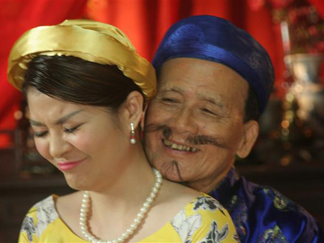  Diễn viên Kim Oanh và NSƯT Phạm Bằng trong đĩa hài 