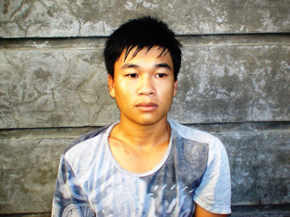 Đối tượng Hoàng Trọng Hiếu tại cơ quan công an huyện Con Cuông (Ảnh: Anh Ngọc)