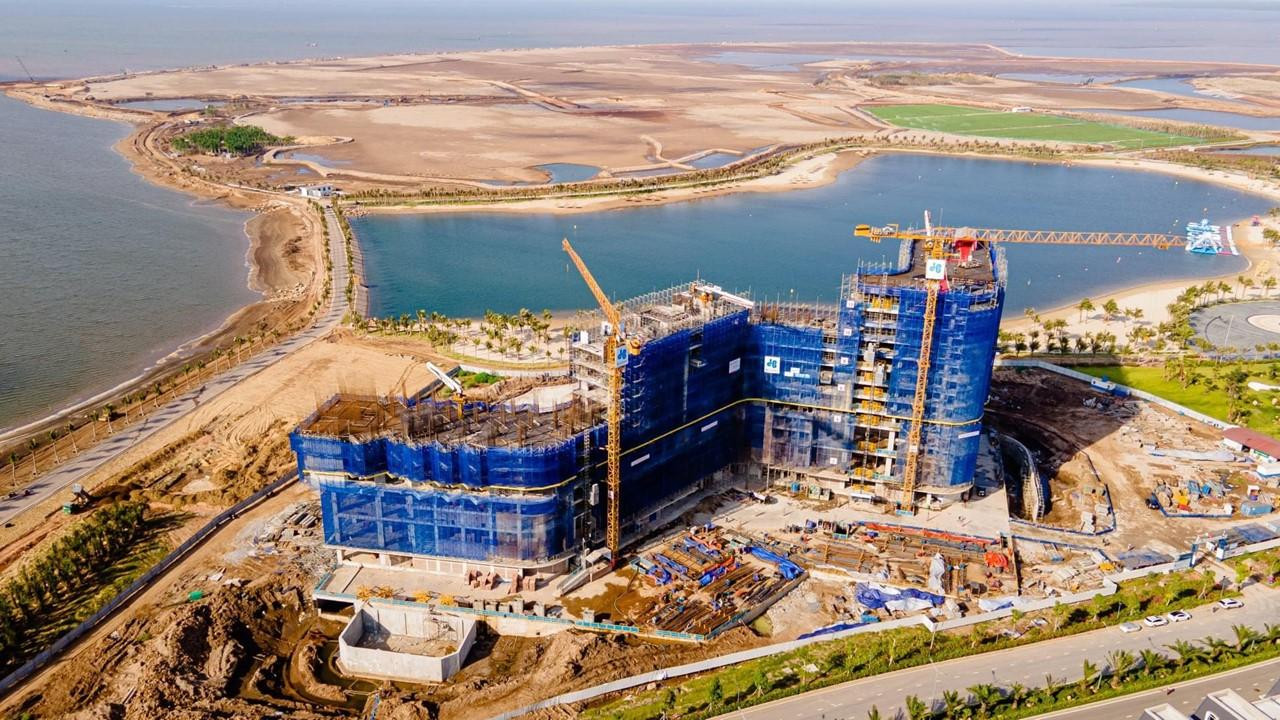 Hải Phòng đấu giá khu đất có tổng diện tích khoảng 136ha tại quận Đồ Sơn để thực hiện dự án đầu tư và kinh doanh sân golf thuộc quy hoạch Khu du lịch quốc tế Đồi Rồng với giá khởi điểm hơn 30 tỷ đồng. Hải Phòng đấu giá khu đất có tổng diện tích khoảng 136ha tại quận Đồ Sơn để thực hiện dự án đầu tư và kinh doanh sân golf thuộc quy hoạch Khu du lịch quốc tế Đồi Rồng với giá khởi điểm hơn 30 tỷ đồng.