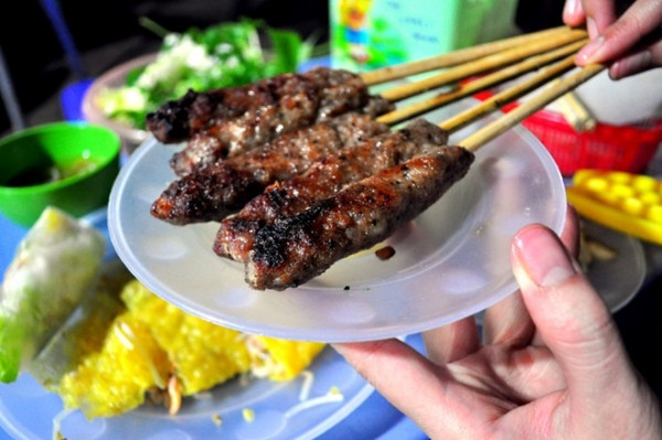 Sự thật bất ngờ về nguyên liệu chế biến nem lụi ảnh 1