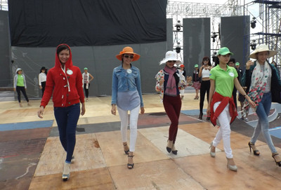 Thí sinh Hoa khôi Đồng bằng hăng say tập luyện ảnh 4