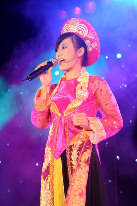 Trịnh Thị Hà (ĐH Sân khấu điện ảnh) với bài hát trữ tình 