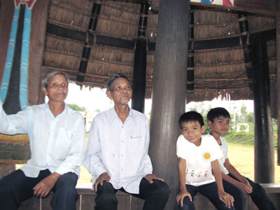 Alăng Thanh, Alăng Vương - những người sót lại của làng Yều xưa