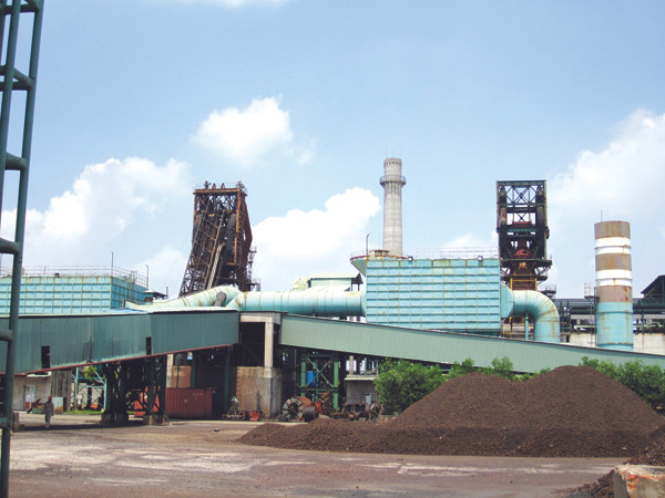 Nhà máy luyện gang lỏng của Cty CP Thép Vạn Lợi ở Hải Phòng đã dừng sản xuất hơn năm nay