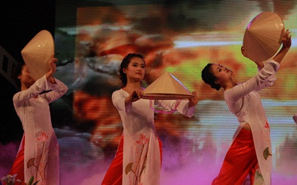 Một tiết mục múa trong đêm trao giải 