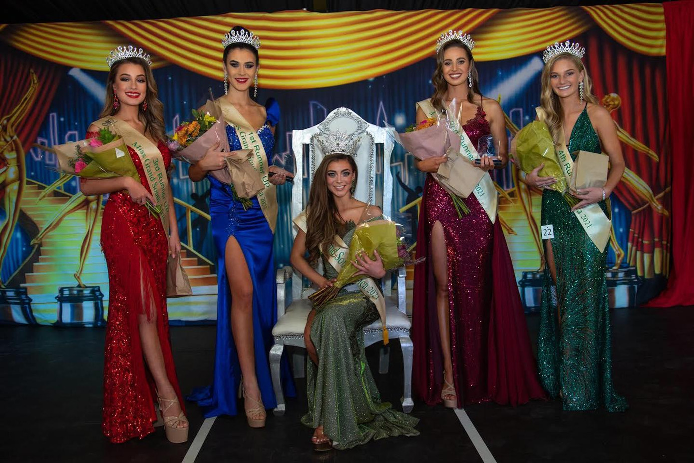 Cô đã vượt qua 26 người đẹp khác để giành ngôi vị cao nhất cùng quyền đại diện cho Nam Phi tại cuộc thi Miss Grand International 2021 vào cuối năm nay.