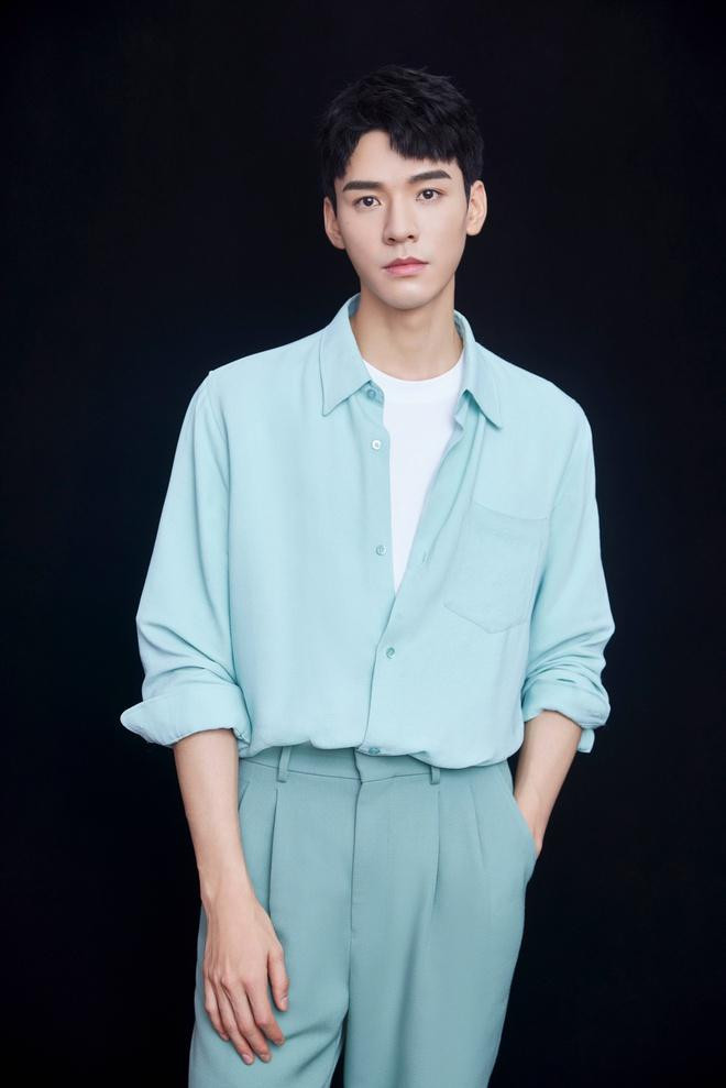 Triệu Vy, Cung Tuấn bị kéo vào bê bối của Trương Triết Hạn. Ảnh: Sina.